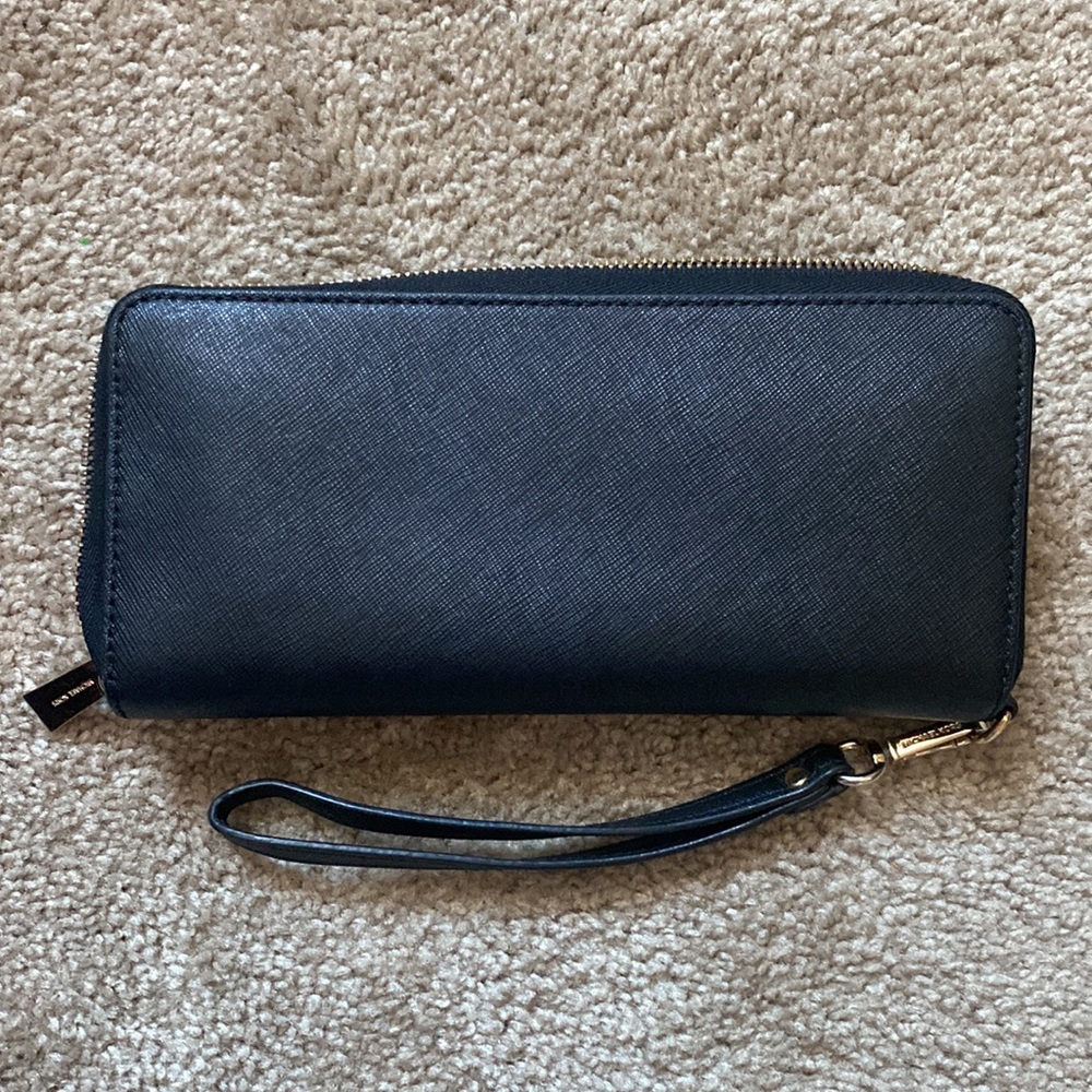 Michael Kors Wallet/Wristlet - Picture 2 of 6